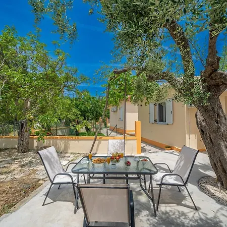 Ira's House סאמי