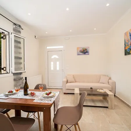 בית נופש Ira's House